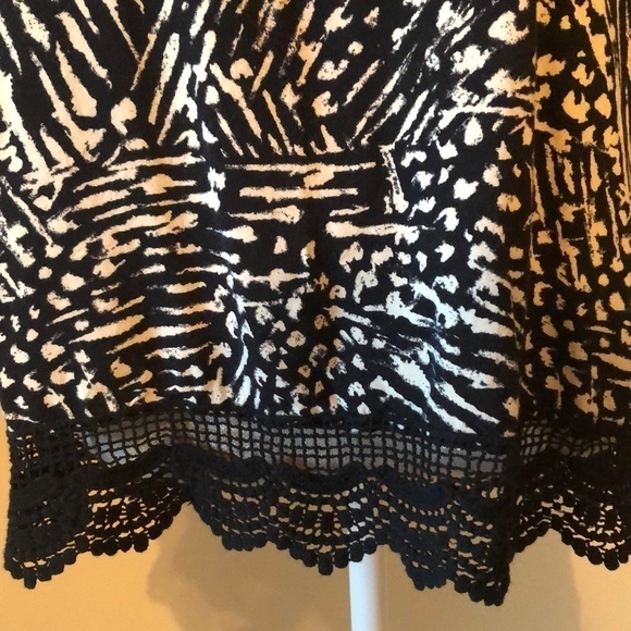 Mossimo camisole, black & white , med - Picture 3 of 5